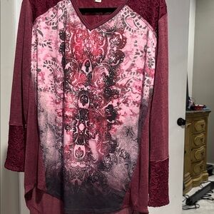 ✅ONE WORLD Burgundy and Black Long Sleeve Top